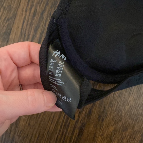 H&M Black super push black bikini top. Size 32b. - Picture 3 of 4
